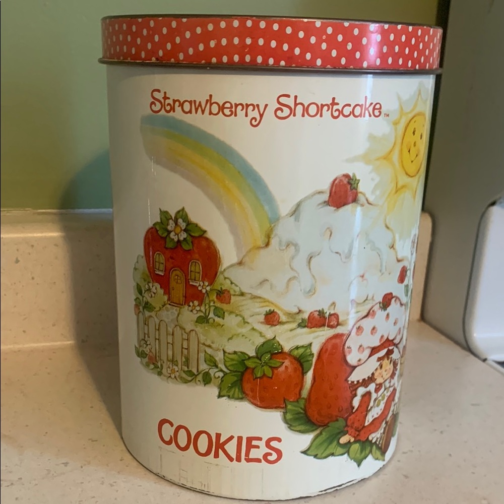 Strawberry Shortcake Cookie Tin